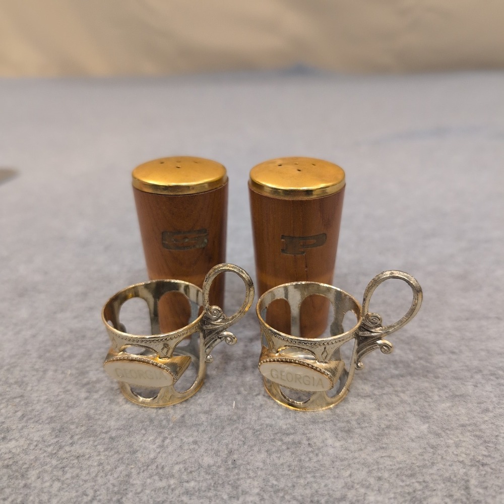 Vintage Wood Salt Pepper Shakers Gold Tone Holders Georgia Souvenir Set - Picture 5 of 6